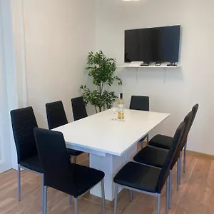  Apartament Designed Next To Vaclav Square With Terrace And Private Garage Czechy